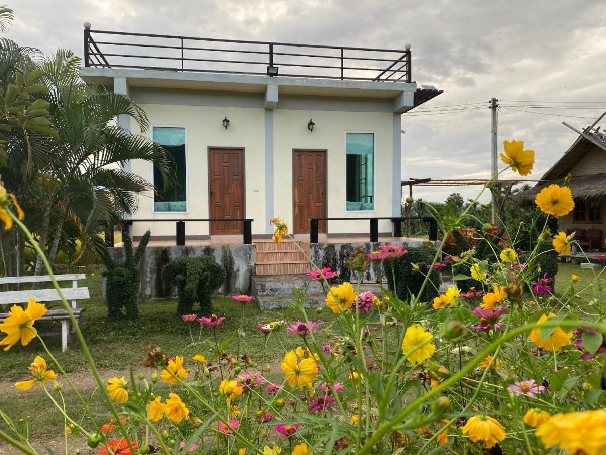 Bantaphan Homestay Nan Exteriör bild